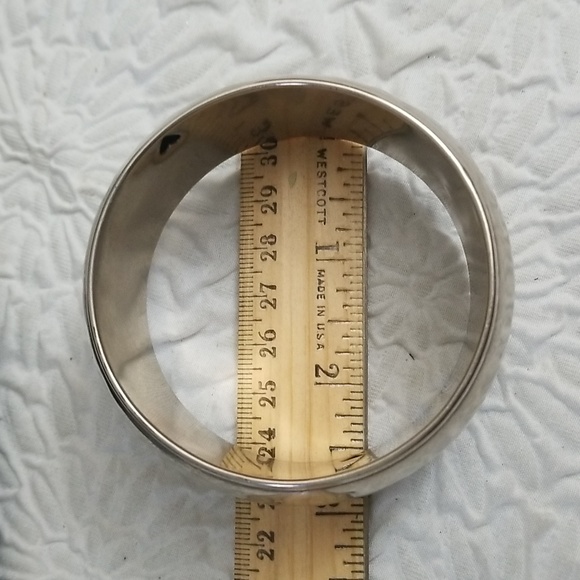 Silver Tone Hammered Fashion Fun Bracelet - Picture 5 of 6